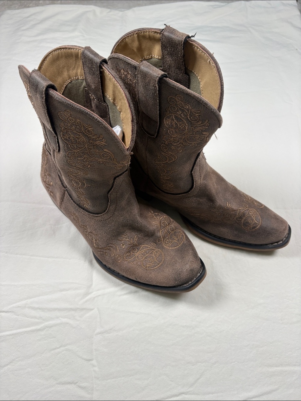 Roper Brown Embroidered Women's Western Ankle Boots